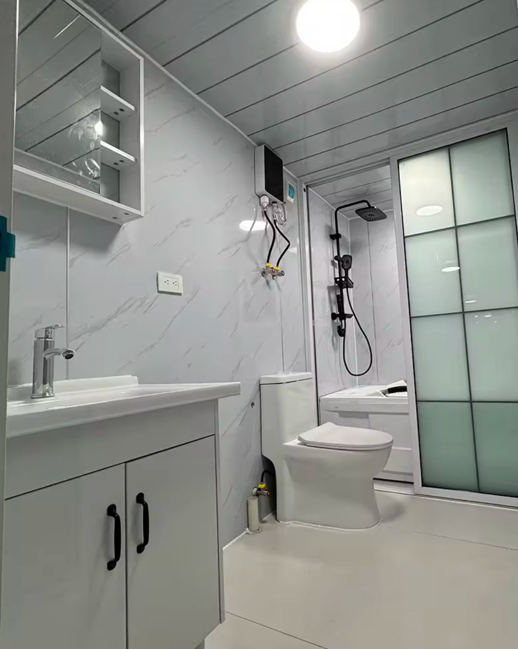40ft Portable Prefabricated Tiny Home for Sale - with 2 Bedrooms, 1 Fully Equipped Kitchen and Bathroom Expandable Container House Mobile Foldable Home